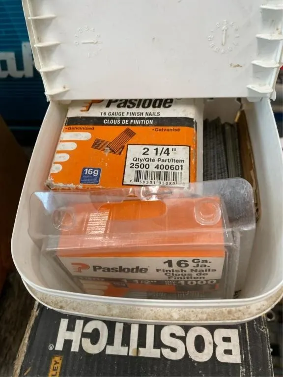 Assorted 16ga finishing nails and 3-1/4in