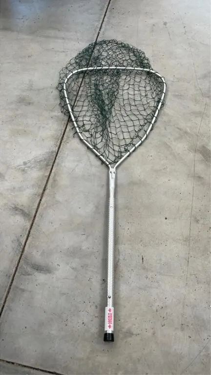 Fishing net with extension handle