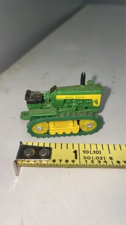 John Deere diecast model tractor - mini