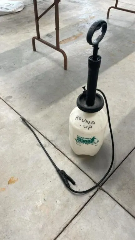 7.6L hand pumped sprayer
