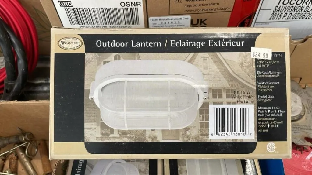Outdoor lantern