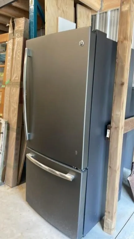 GE profile fridge and freezer - works