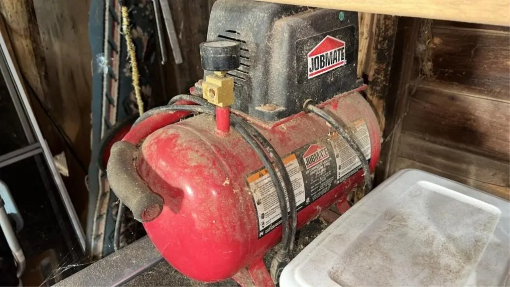 Jobmate 3gal air compressor - as is