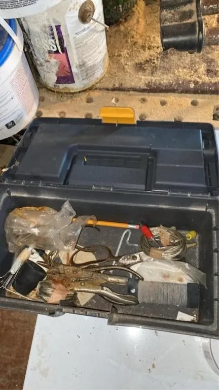Tote of hardware