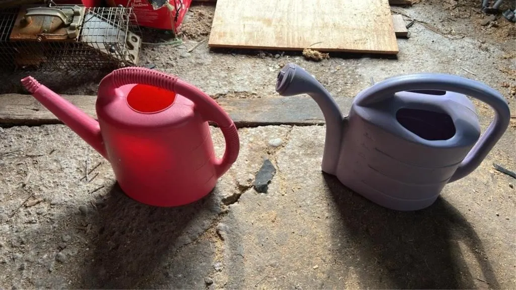 2 watering cans