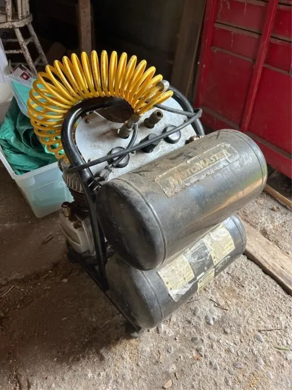 Motomaster air compressor - as is