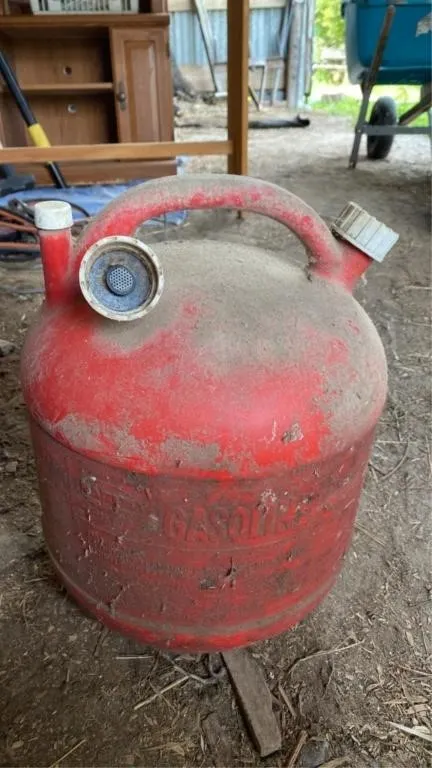 Vintage 18.9L gas can