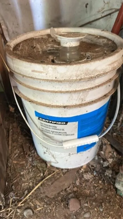 Half bucket of transmission fluid