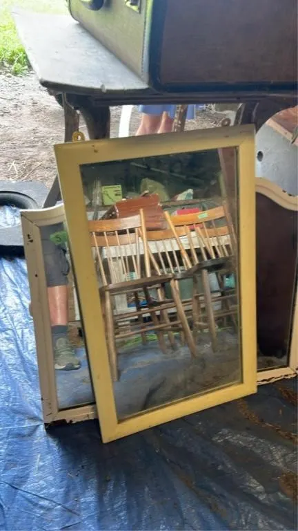 Antique table / mirrors