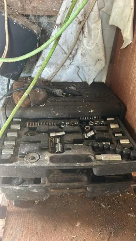 Partial socket set
