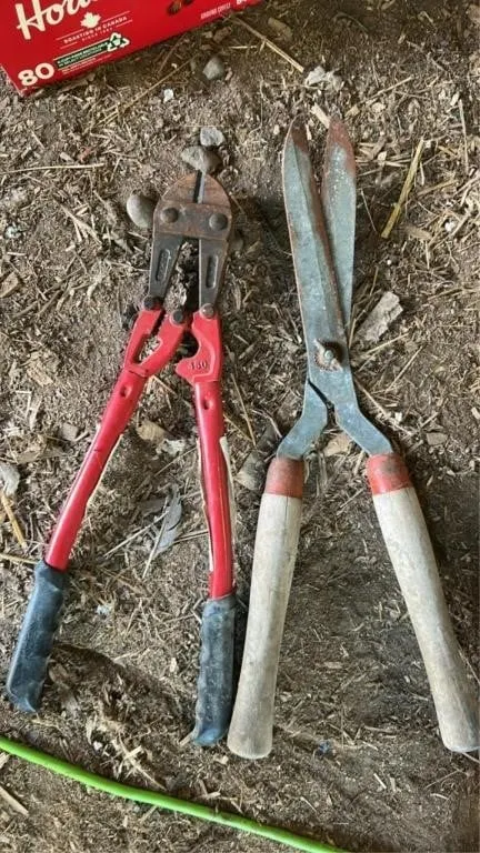 Bolt cutters and shears