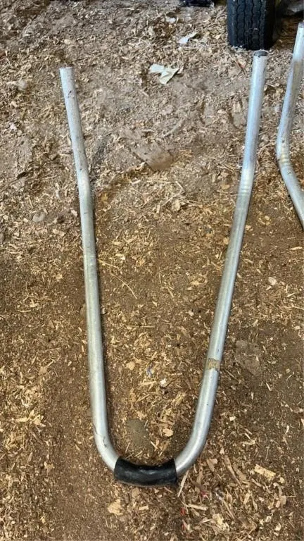 Pair of ladder rests