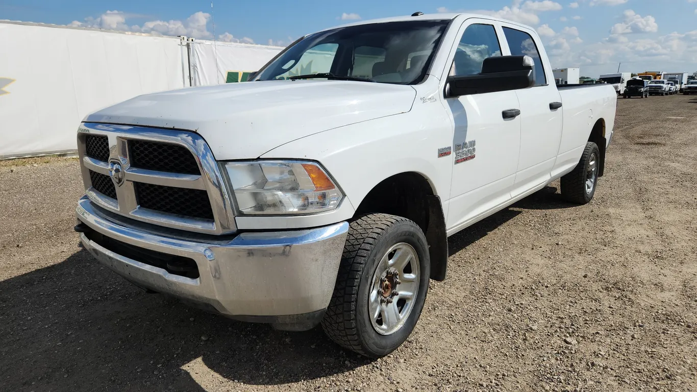 2018 Ram 3500 4x4 SLT 4dr Crew Cab 8 ft. LB
