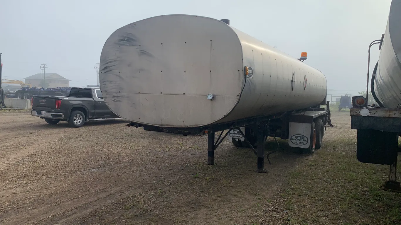 SPRAY TAILER BOMEGA T/A Fuel Tank Trailer