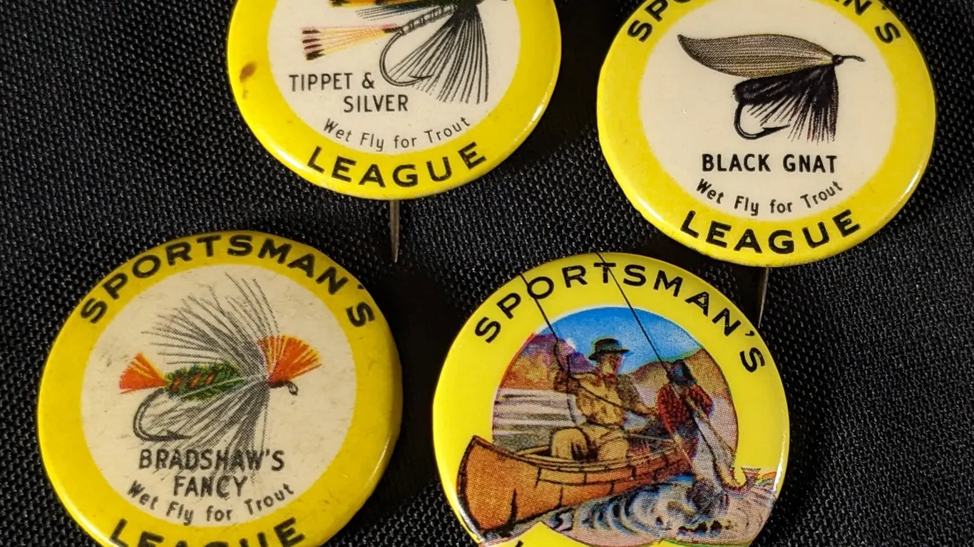 4 SPORTSMAN'S LEAGUE FISHING FLY BIRCHBARK CANOE PINBACK BUTTON BADGES CELLULOID PIN BACK