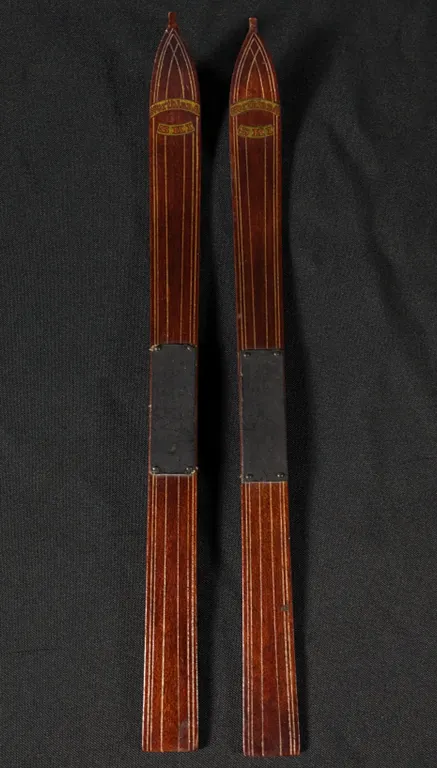 14" SALESMAN SAMPLE SIZE WOODEN SKIS NORTHLAND SKI (ST PAUL MINNESOTA)