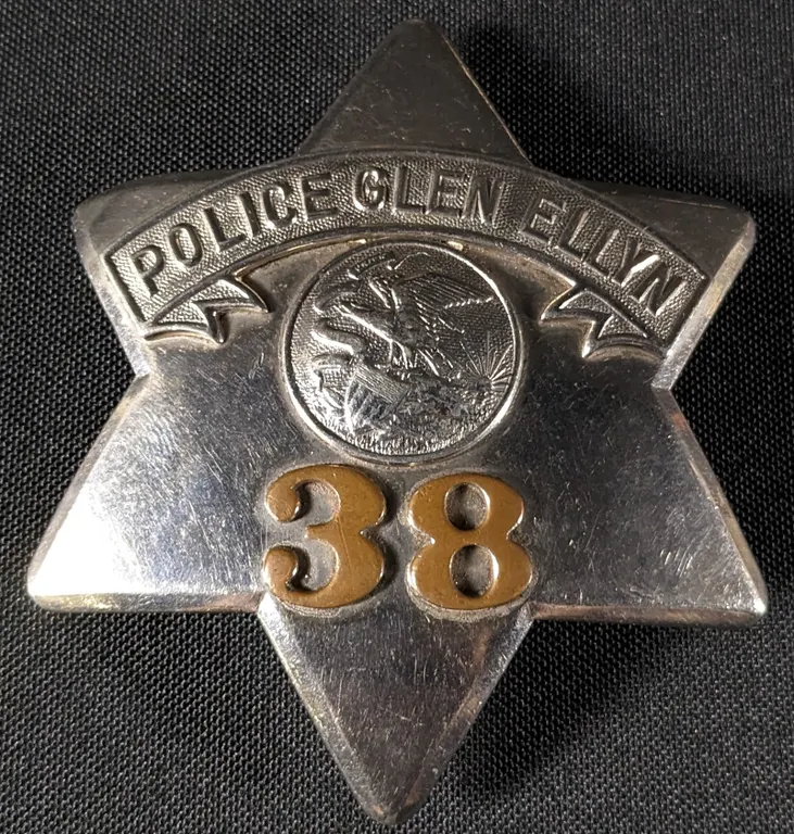 GLEN ELLYN ILLINOIS POLICE BADGE #38 IL ILL