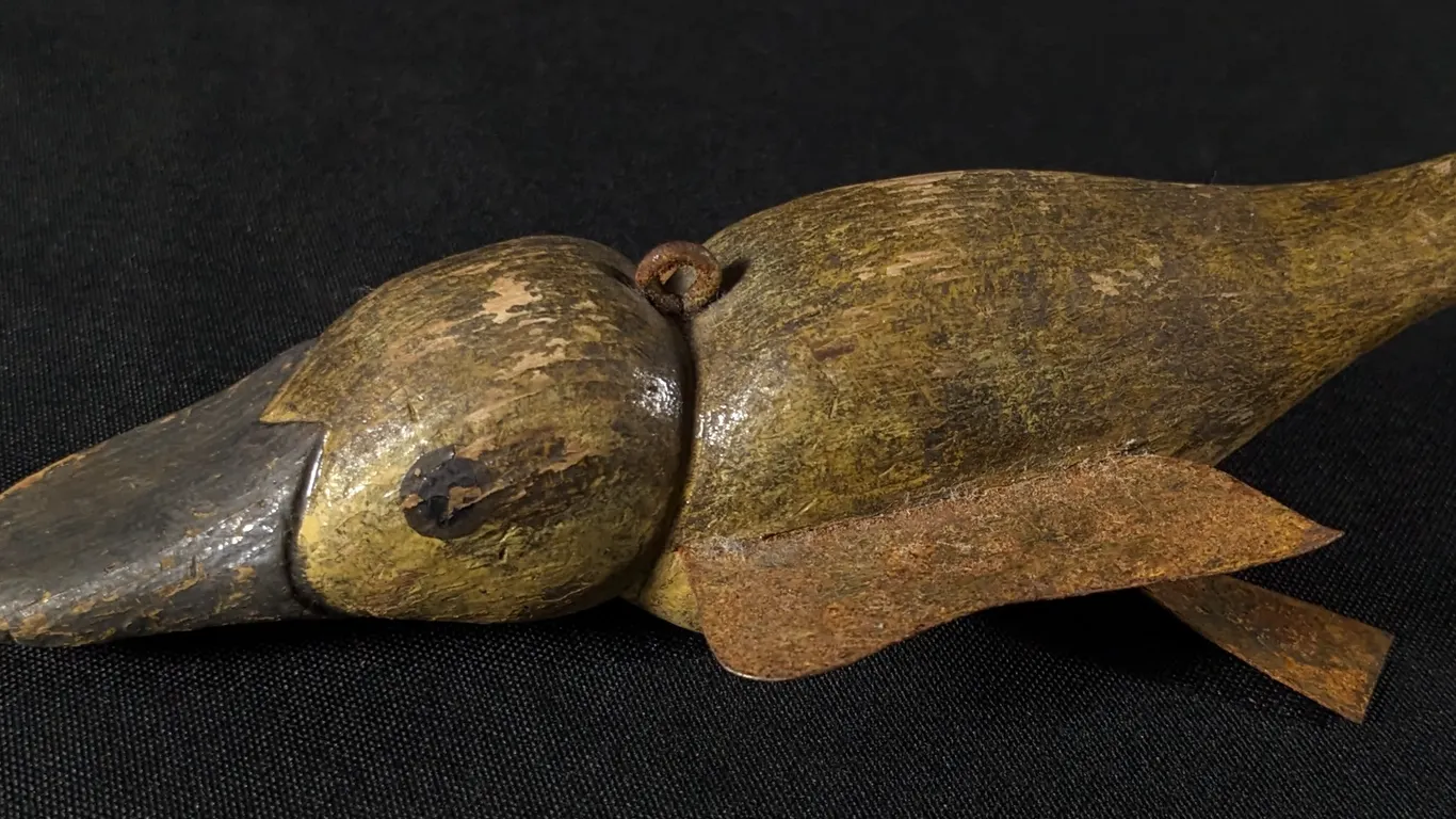 ANTIQUE FOLK ART CARVED WOOD DUCK DUCKLING FISH SPEARING DECOY
