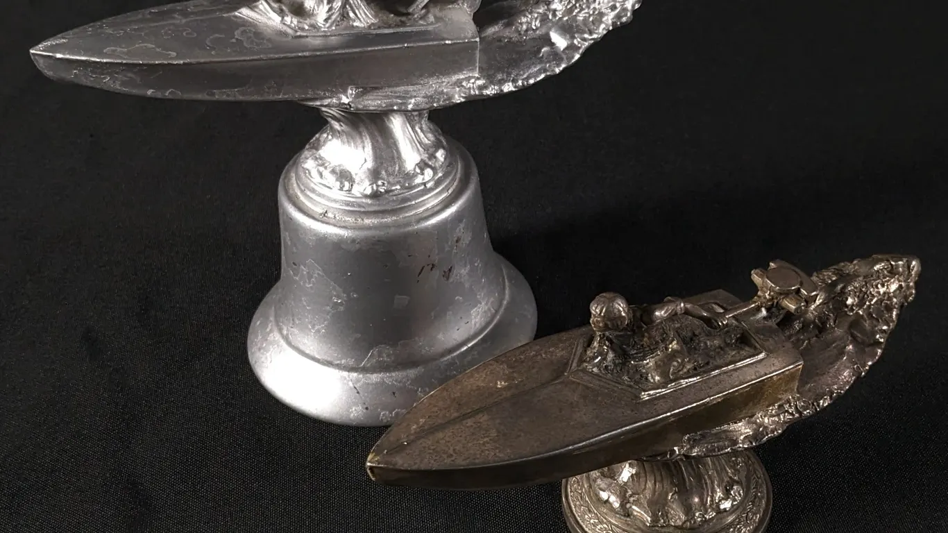 2 ANTIQUE OUTBOARD MOTOR SPEEDBOAT TROPHY TOPPERS