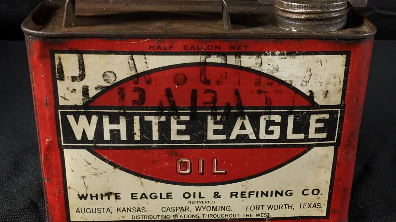 1/2 GAL CAN WHITE EAGLE OIL & REFINING AUGUSTA KANSAS CASPER WYOMING FORT WORTH TEXAS