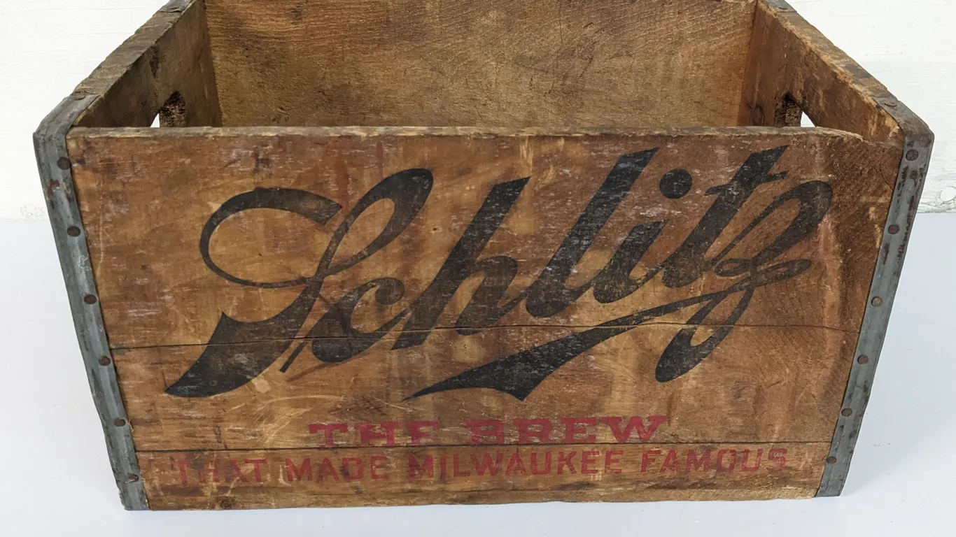 PROHIBITION ERA WOOD BEER CASE CRATE SCHLITZ THE BREW THAT MADE MILWAUKEE FAMOUS WISCONSIN WIS WI