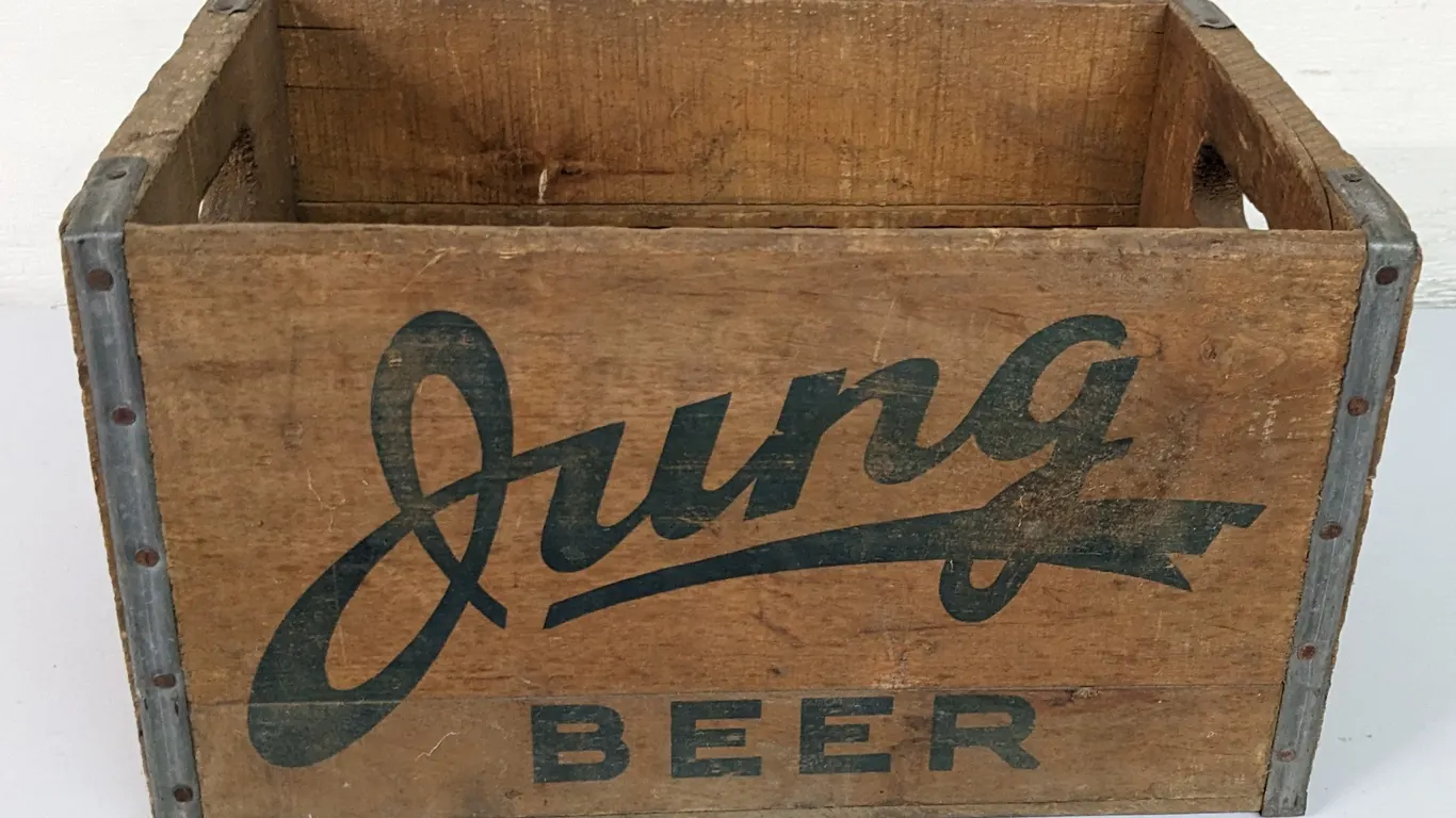WOOD CASE CRATE JUNG BEER MILWAUKEE WISCONSIN WI WIS