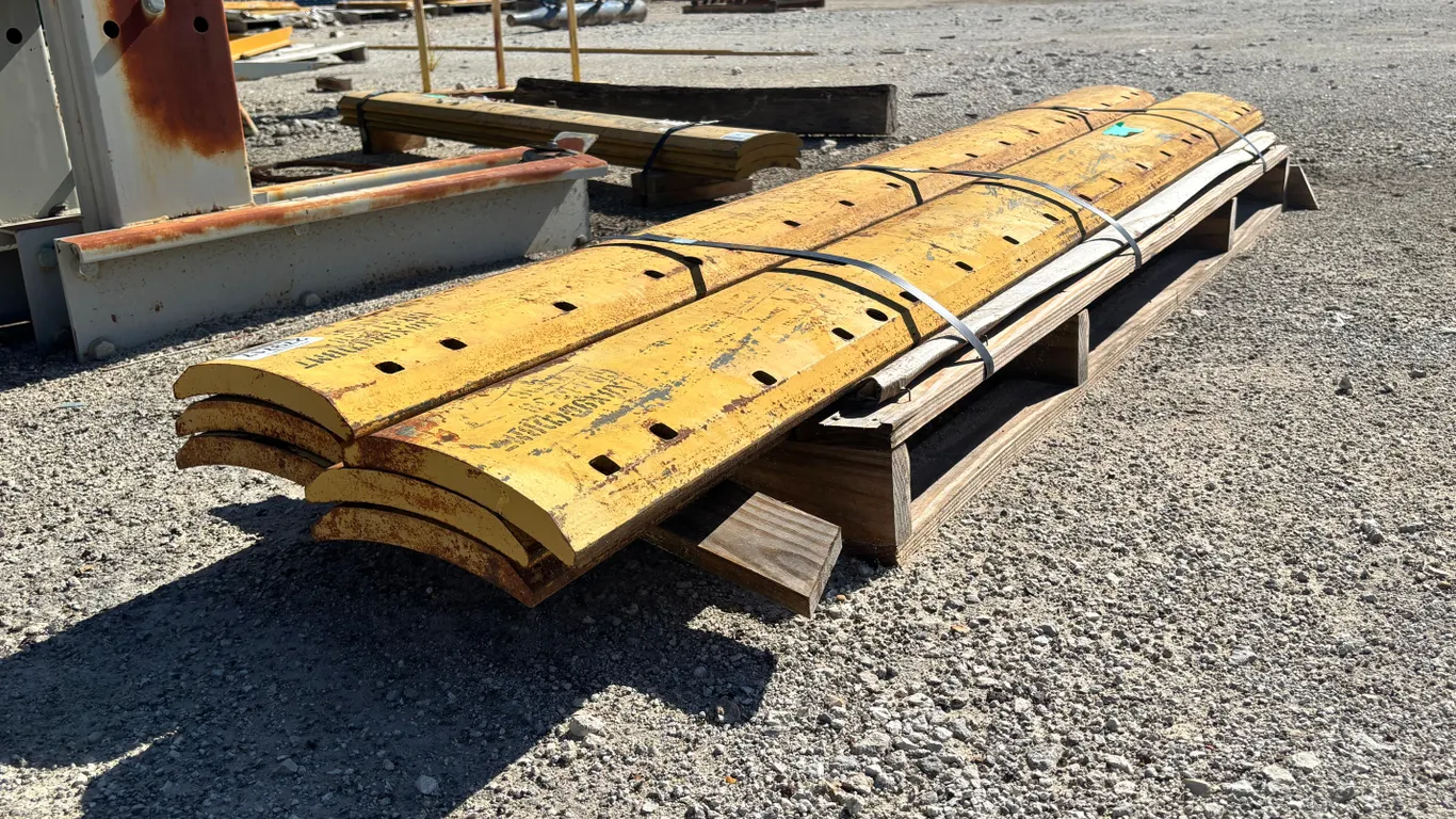 QTY OF 6 UNUSED MOLBOARDS TO FIT CAT 16H OR 16M