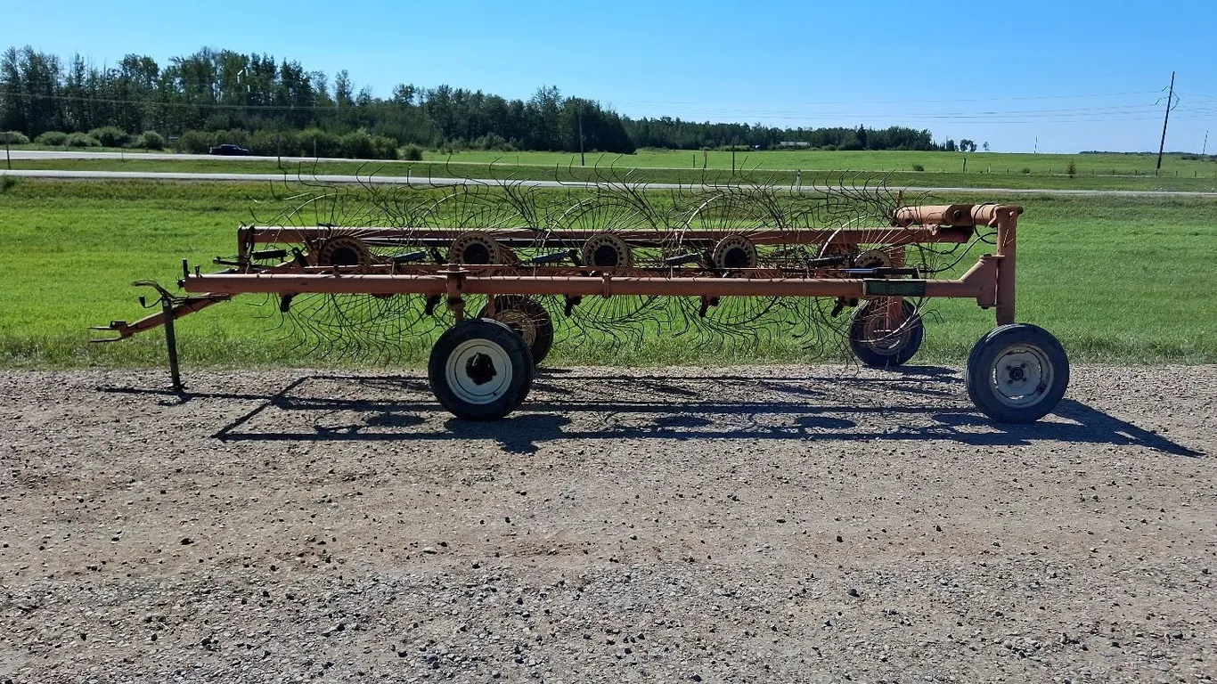Vicon 10-Wheel Hay Rake