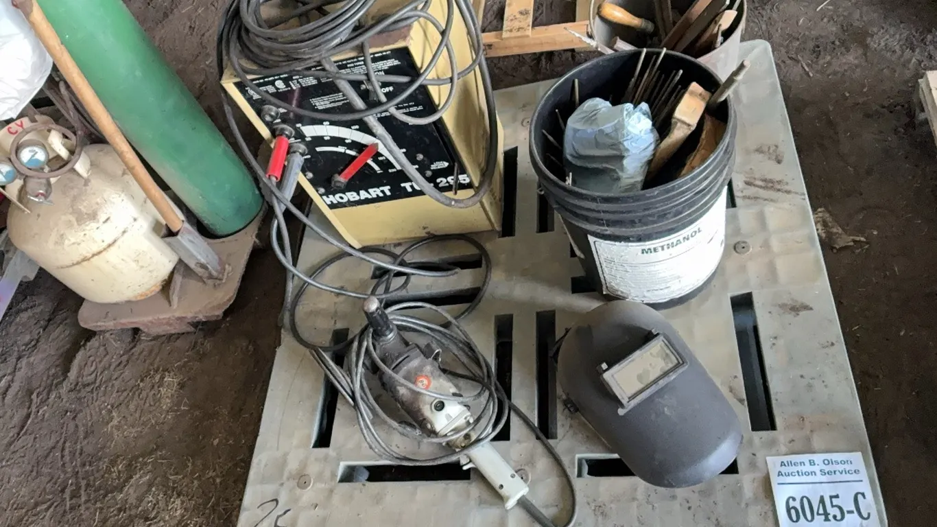 HOBART TU 2+5 WELDER, ANGLE GRINDER, WELDING RODS, FILES & WELDING HELMET - DISPERSAL FOR CLARENCE YOUNG - SOLD OFFSITE EDBERG, AB
