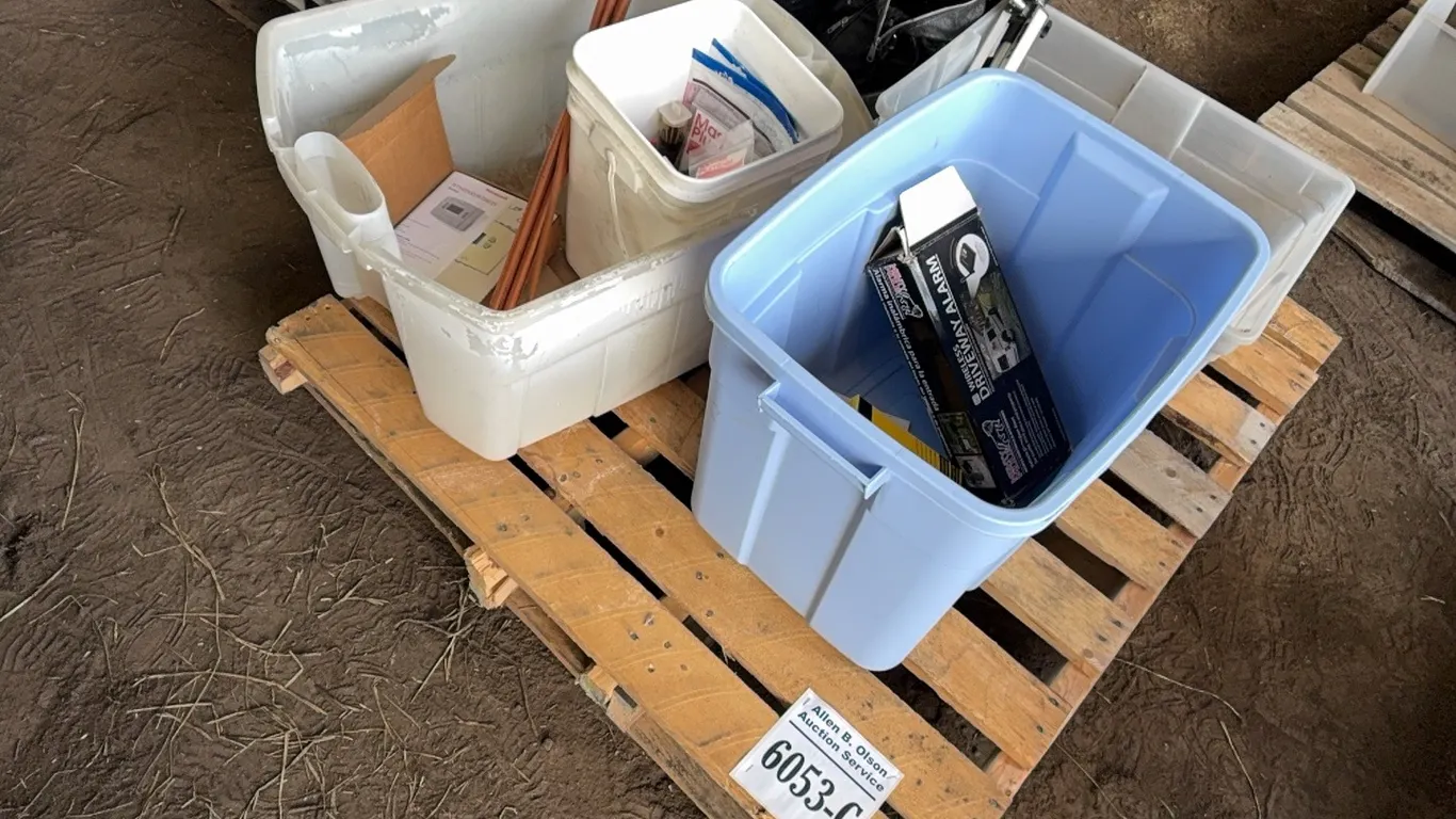 STEALTH CAM, INDOOR/OUTDOOR THERMOMETER, WIRELESS DRIVWAY ALARM, CAMERAS & SOLDAR DRIVEWAY ALARM - DISPERSAL FOR CLARENCE YOUNG - SOLD OFFSITE EDBERG,