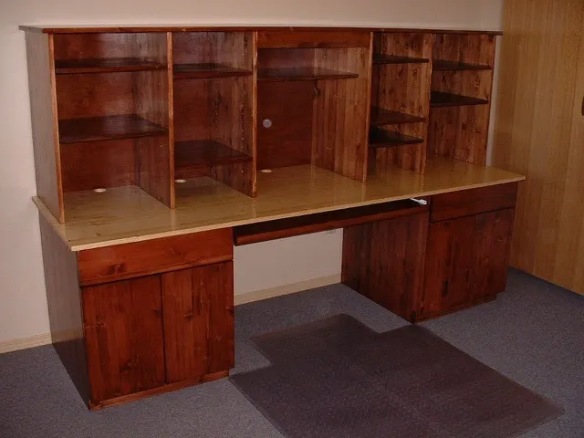 LG (8'Wx5'Hx"D) WOODEN CONSOLE COMPUTER DESK - DISPERSAL FOR CLARENCE YOUNG - EDBERG, AB