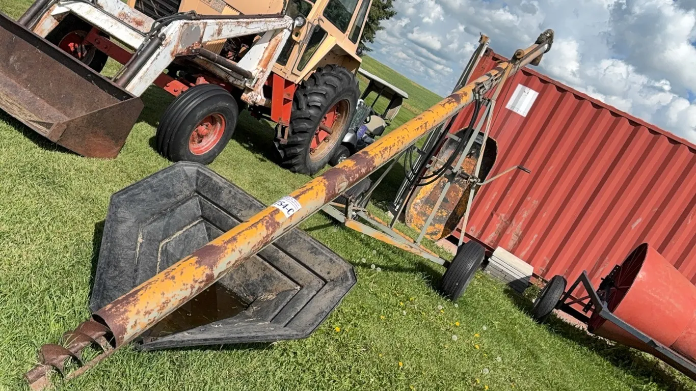 6" HYDRAULIC AUGER w/ HOPPER - DISPERSAL FOR CLARENCE YOUNG - SOLD OFFSITE - EDBERG, AB
