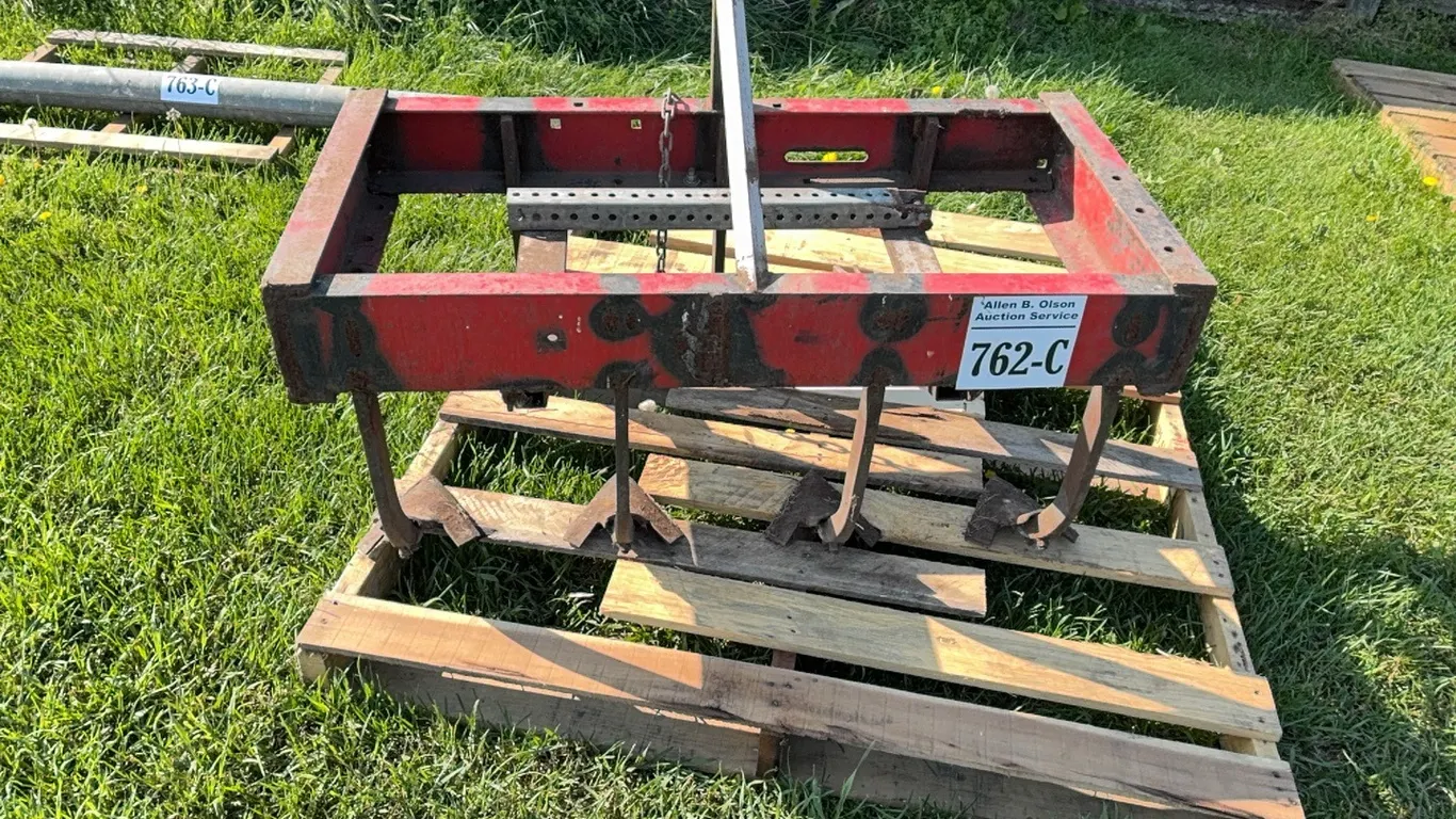 SHOPBUILT 40' 3 PT CULTIVATOR - DISPERSAL FOR CLARENCE YOUNG - SOLD OFFSITE - EDBERG, AB