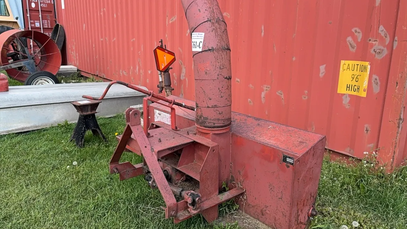 MCKEE SNO-LANDER 520 6' 3 PTH SNOW BLOWER - s/n 1415 - DISPERSAL FOR CLARENCE YOUNG - SOLD OFFSITE - EDBERG, AB