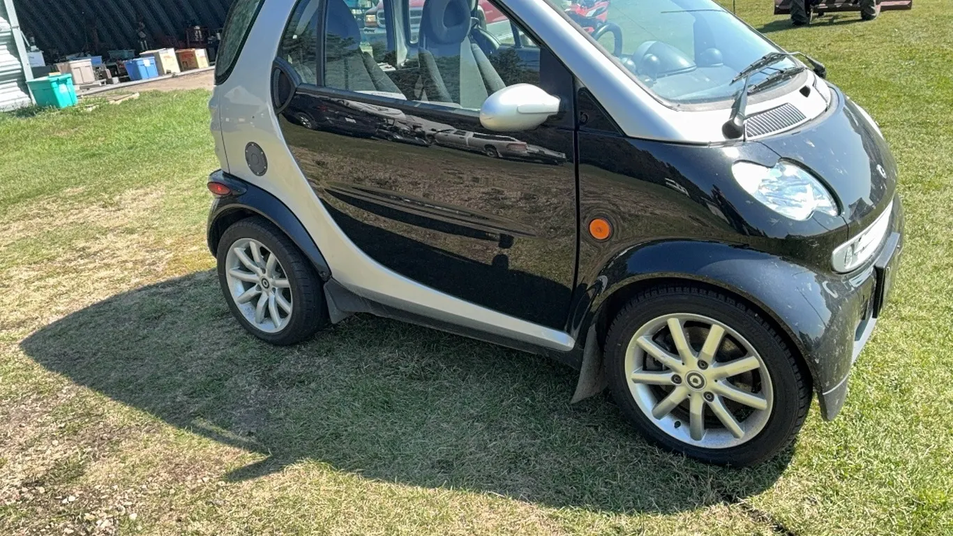 2006 SMARTCAR GRAND STYLE COUPE - VIN:WMEAJ00F86J279319 - DISPERSAL FOR CLARENCE YOUNG - SOLD OFFSITE - EDBERG, AB