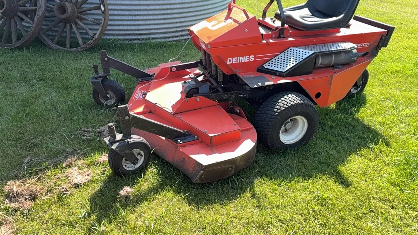DIENES MODEL 1800 KT FRONT MT LAWN MOWER - s/n NOT VISIBLE - DISPERSAL FOR CLARENCE YOUNG - SOLD OFFSITE - EDBERG, AB