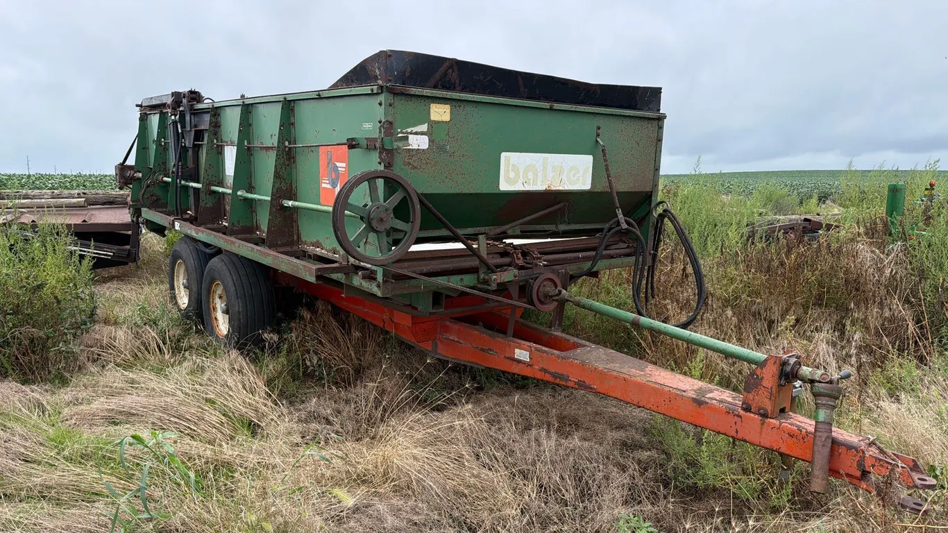 Balzer 410 Manure Spreader