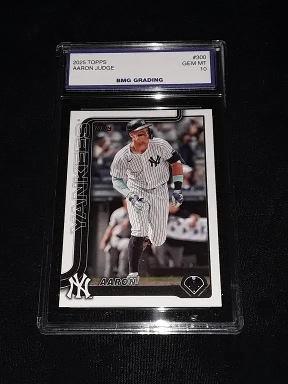 Aaron Judge 2025 Topps #300 GEM MT 10
