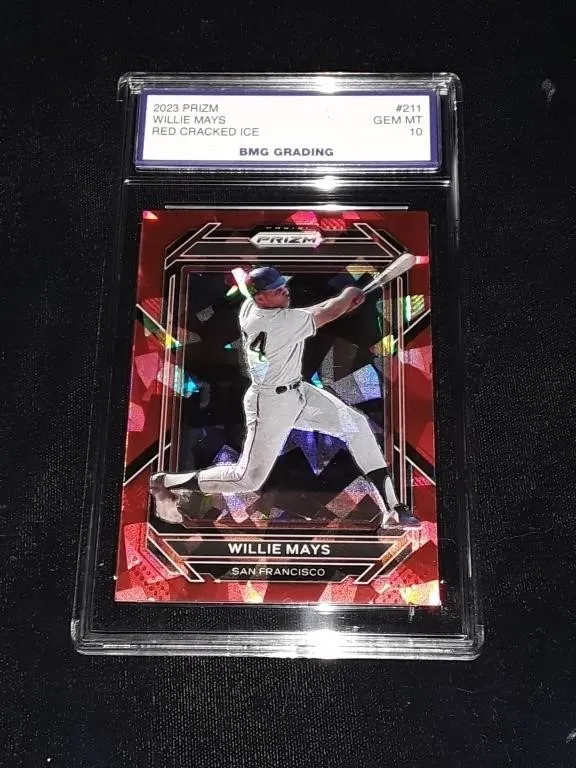 Willie Mays 2023 Red Cracked Ice Prizm GEM MT 10