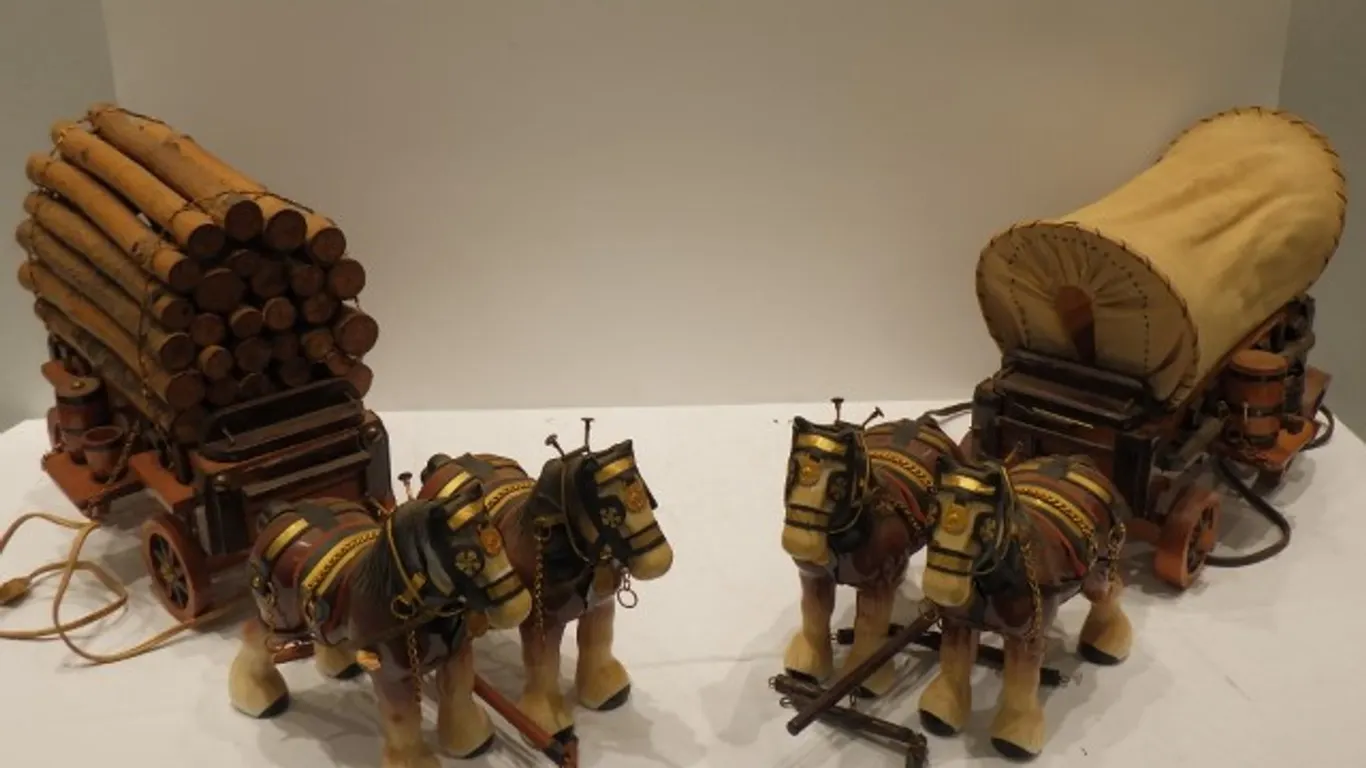 Novelty Covered Wagons & Team Accent Table Lamps