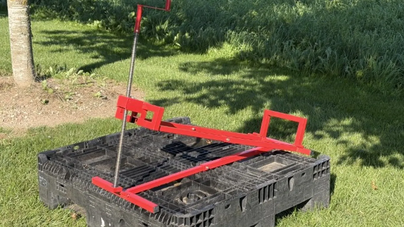 880 lb Lawn Tractor / Riding Mower Lift Jack