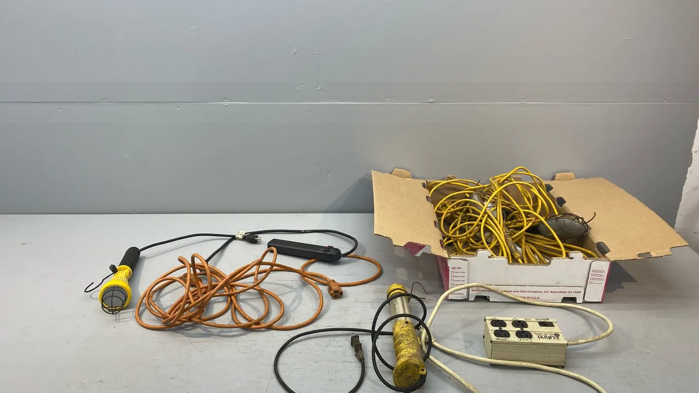 EXT CORDS/LIGHTS
