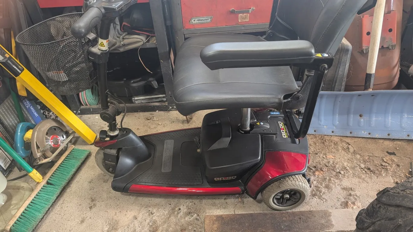 Electric Scooter. Gogo Elite Traveler scooter. With Charger.