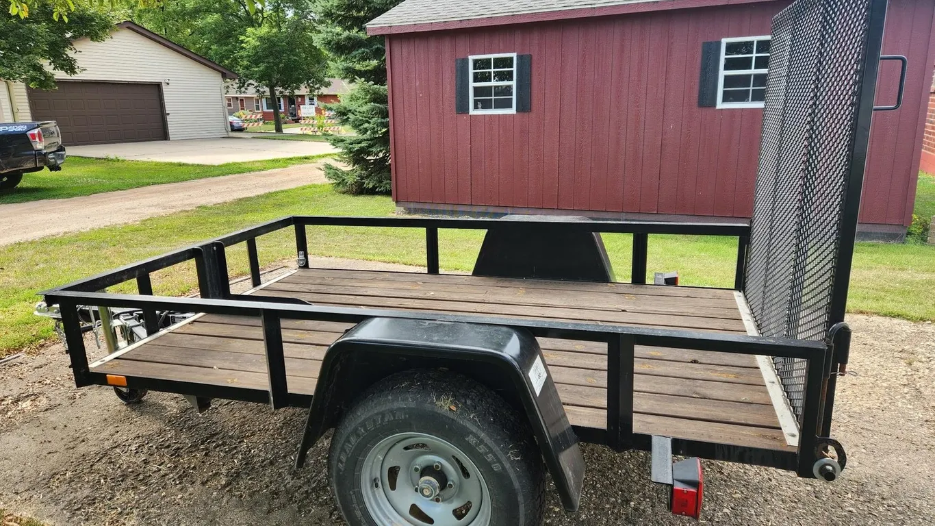 2008 Trinity trailer. 5x8 trailer with 3500lb axle.