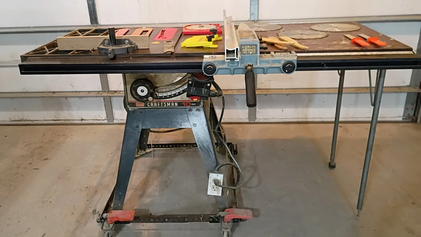 Craftsman 10-in cast iron table saw with Delta Uni Fence