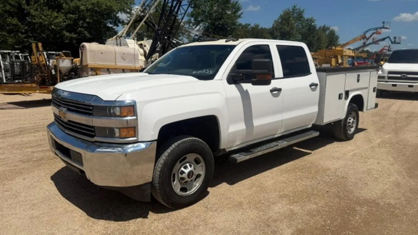 2017 CHEVY 2500 SERVCE TRUCK