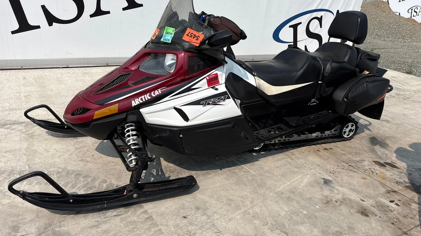 2011 Arctic Cat TZ1/LXR Snowmobile