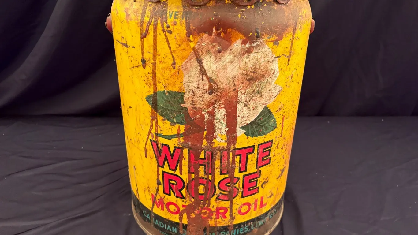 WHITE ROSE MOTOR OIL CAN