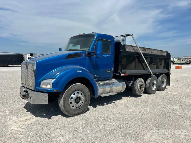 2016 Kenworth T880 8x4 Tri/A Dump Truck