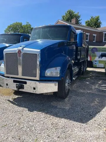 2016 Kenworth T880 Tri/A Dump Truck